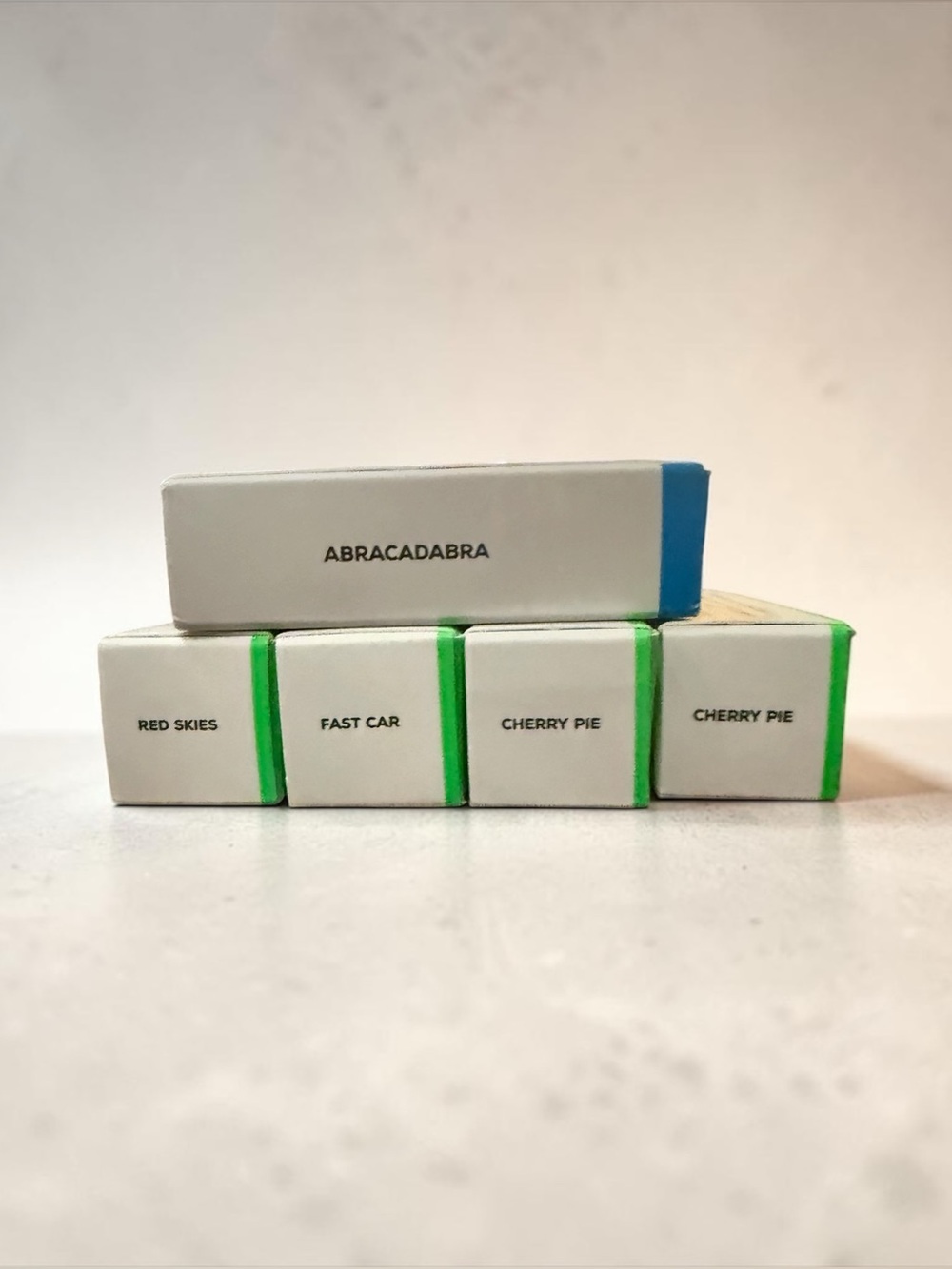 FLYTE.70 — Bundle-Red shades lipstick and blush - Picture 2 of 7
